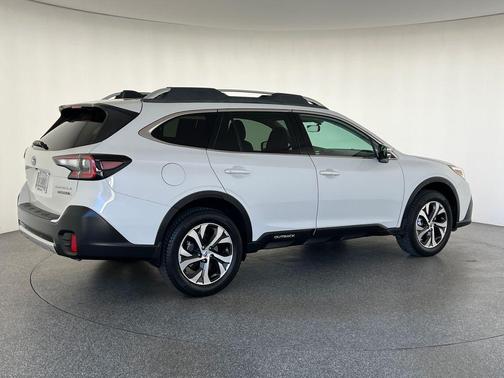 Crystal White Pearl 2020 Subaru Outback Touring XT