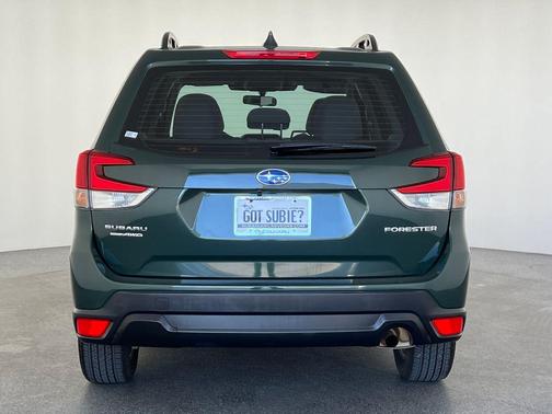 Cascade Green Silica 2023 Subaru Forester Base