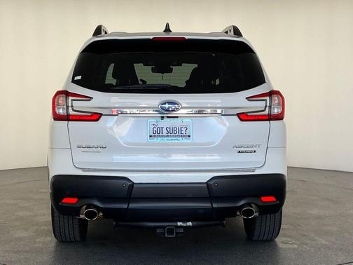Crystal White Pearl 2023 Subaru Ascent Touring 7-Passenger