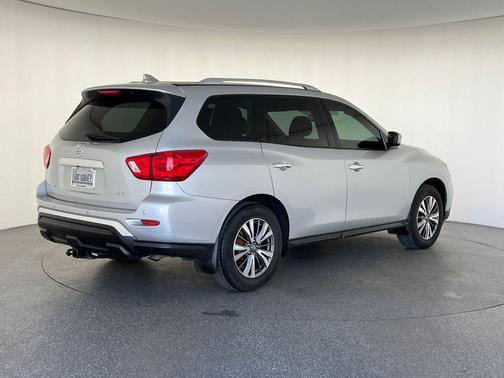 2019 Nissan Pathfinder SV