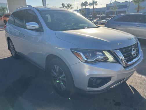 2019 Nissan Pathfinder SV