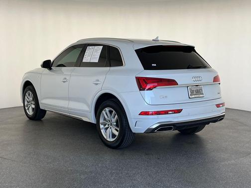 Glacier White Metallic 2022 Audi Q5 45 S line Premium