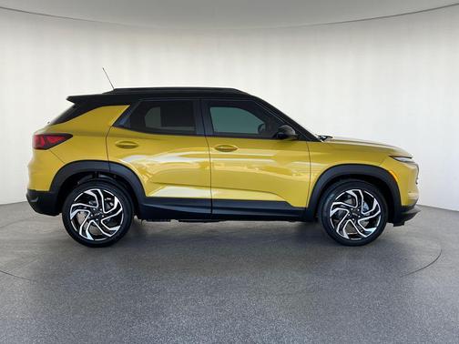 Nitro Yellow Metallic 2025 Chevrolet Trailblazer RS