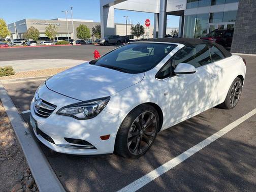 Summit White 2019 Buick Cascada Premium