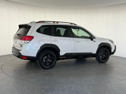 Crystal White Pearl 2022 Subaru Forester Wilderness