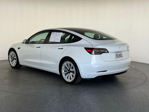 2022 Tesla Model 3 Standard Range