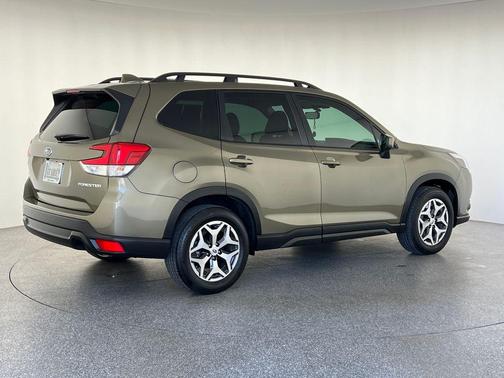 Autumn Green Metallic 2023 Subaru Forester Premium