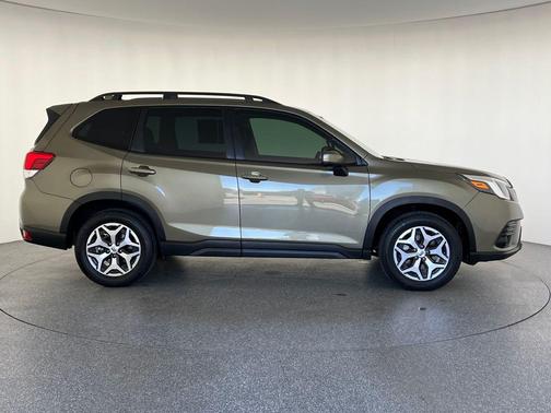 Autumn Green Metallic 2023 Subaru Forester Premium