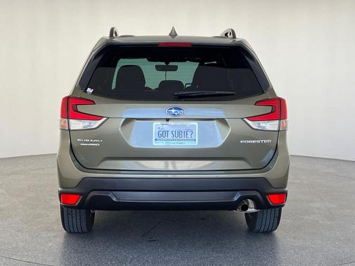 Autumn Green Metallic 2023 Subaru Forester Premium