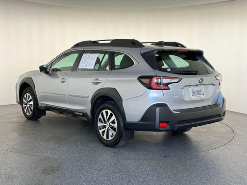 2025 Subaru Outback Base