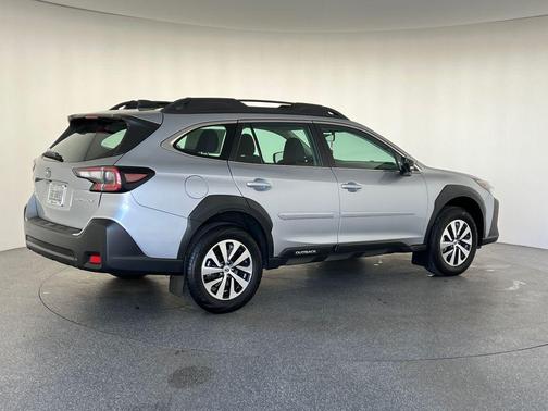 2025 Subaru Outback Base