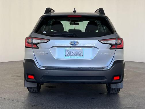 2025 Subaru Outback Base