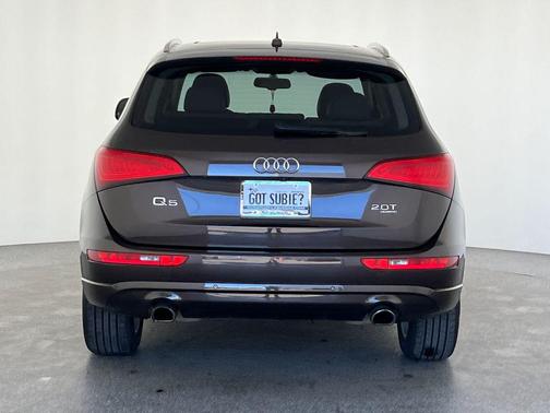 Moonlight Blue Metallic 2013 Audi Q5 2.0T Premium Plus