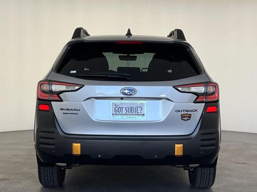 Ice Silver Metallic 2025 Subaru Outback Wilderness