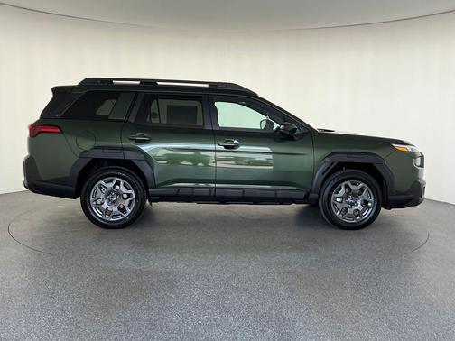 Deep Emerald Green Pearl 2026 Subaru Outback Premium