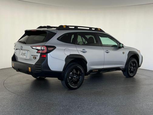 Ice Silver Metallic 2025 Subaru Outback Wilderness