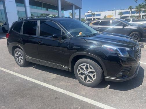 Crystal Black Silica 2024 Subaru Forester Premium