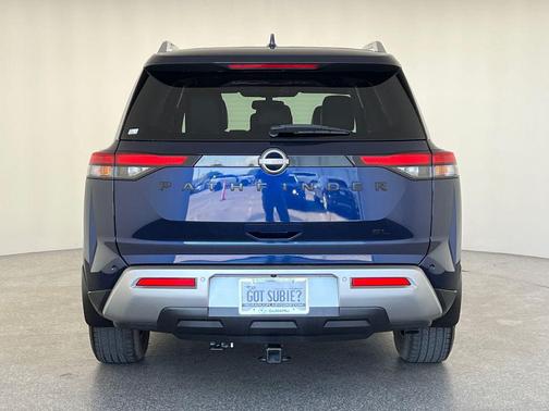 Deep Ocean Blue Pearl 2022 Nissan Pathfinder SL 2WD