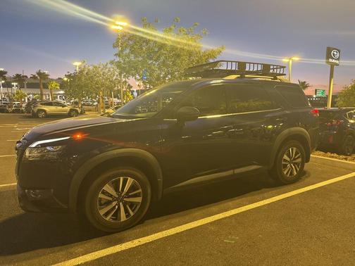 Deep Ocean Blue Pearl 2022 Nissan Pathfinder SL 2WD