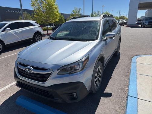 Ice Silver Metallic 2021 Subaru Outback Premium