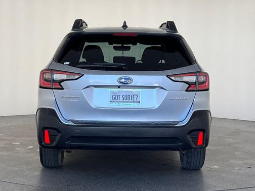Ice Silver Metallic 2021 Subaru Outback Premium