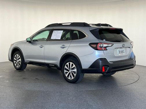 Ice Silver Metallic 2021 Subaru Outback Premium