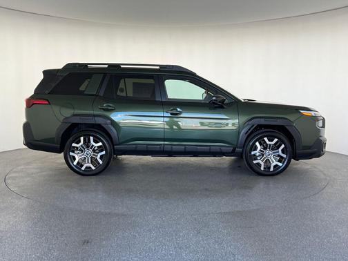 Deep Emerald Green Pearl 2026 Subaru Outback Touring XT