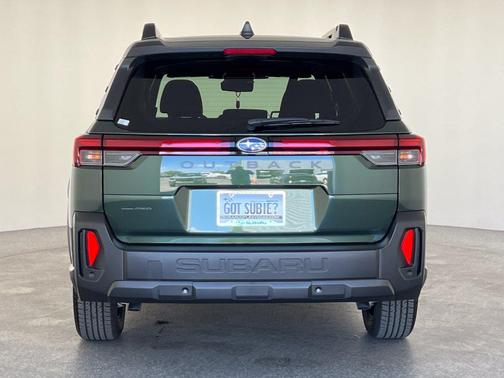 Deep Emerald Green Pearl 2026 Subaru Outback Touring XT