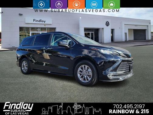 2023 Toyota Sienna XLE