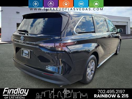 2023 Toyota Sienna XLE