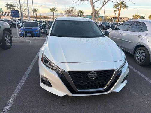 2022 Nissan Altima SR FWD