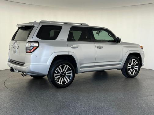Classic Silver Metallic 2016 Toyota 4Runner Limited