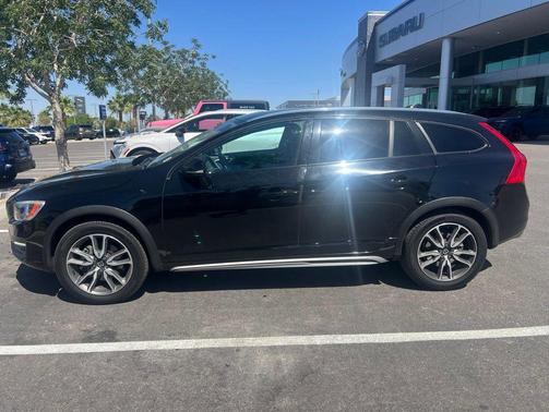 Black 2018 Volvo V60 Cross Country T5