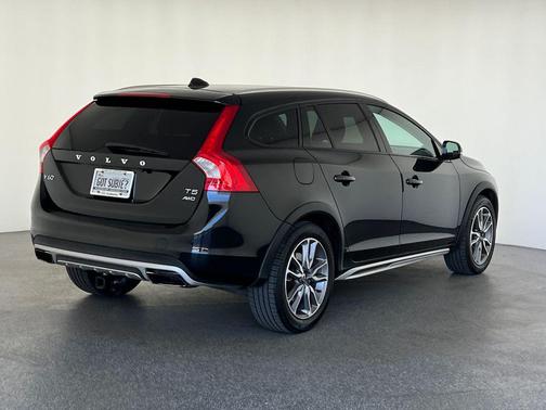 Black 2018 Volvo V60 Cross Country T5