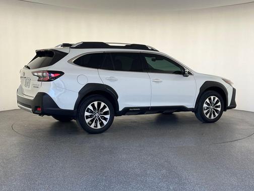 Crystal White Pearl 2023 Subaru Outback Touring XT