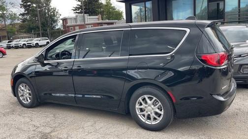 2026 Chrysler Voyager LX