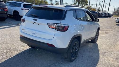 2026 Jeep Compass Latitude Altitude