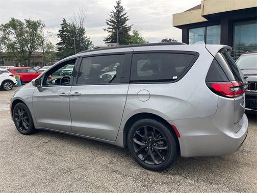 2021 Chrysler Pacifica Touring