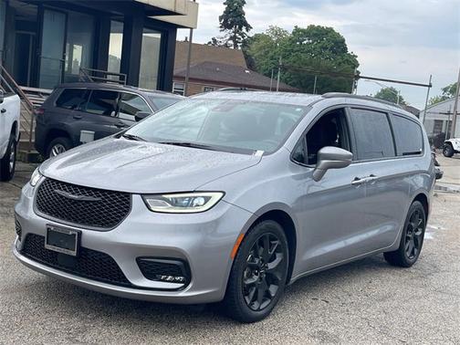 2021 Chrysler Pacifica Touring