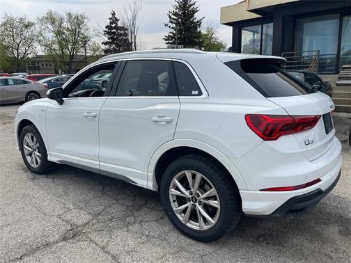 2023 Audi Q3 S line Premium