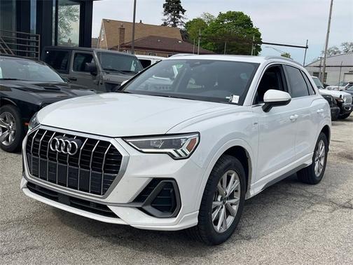 2023 Audi Q3 S line Premium