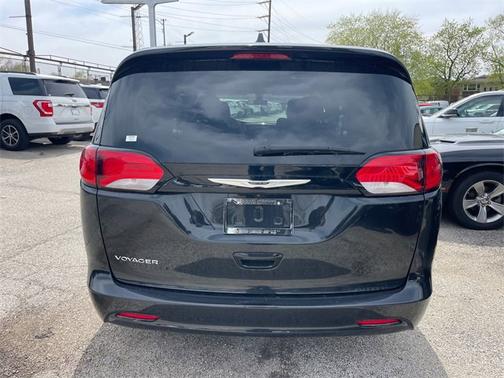 2022 Chrysler Voyager LX