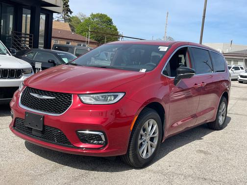 2025 Chrysler Pacifica Select