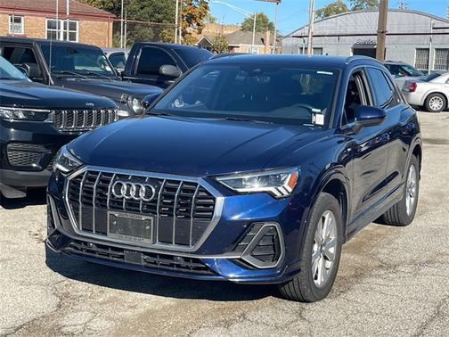 2023 Audi Q3 S line Premium