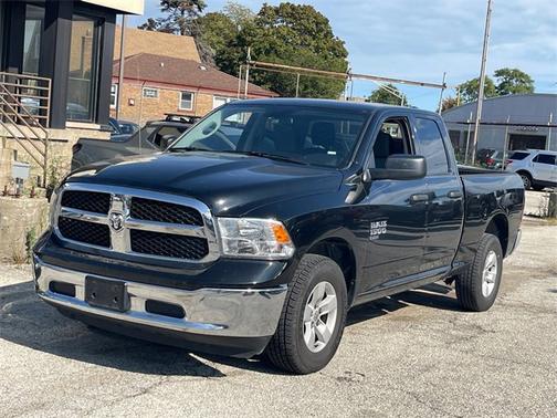 2024 RAM 1500 SLT