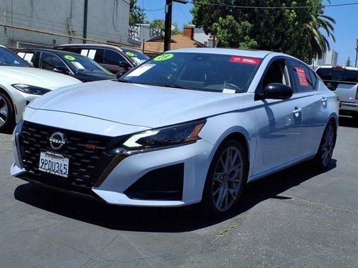 2023 Nissan Altima 2.0 SR