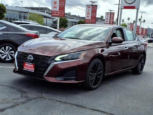 2025 Nissan Altima SV