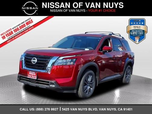 2025 Nissan Pathfinder SV