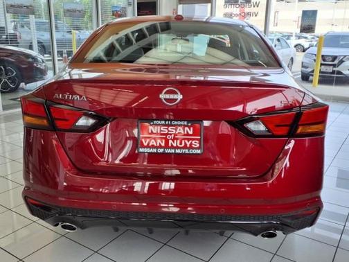 2025 Nissan Altima SR