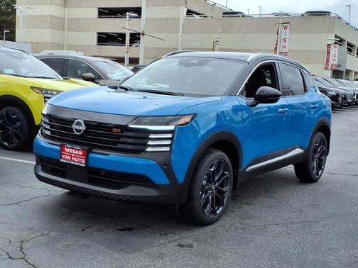 2025 Nissan Kicks SR